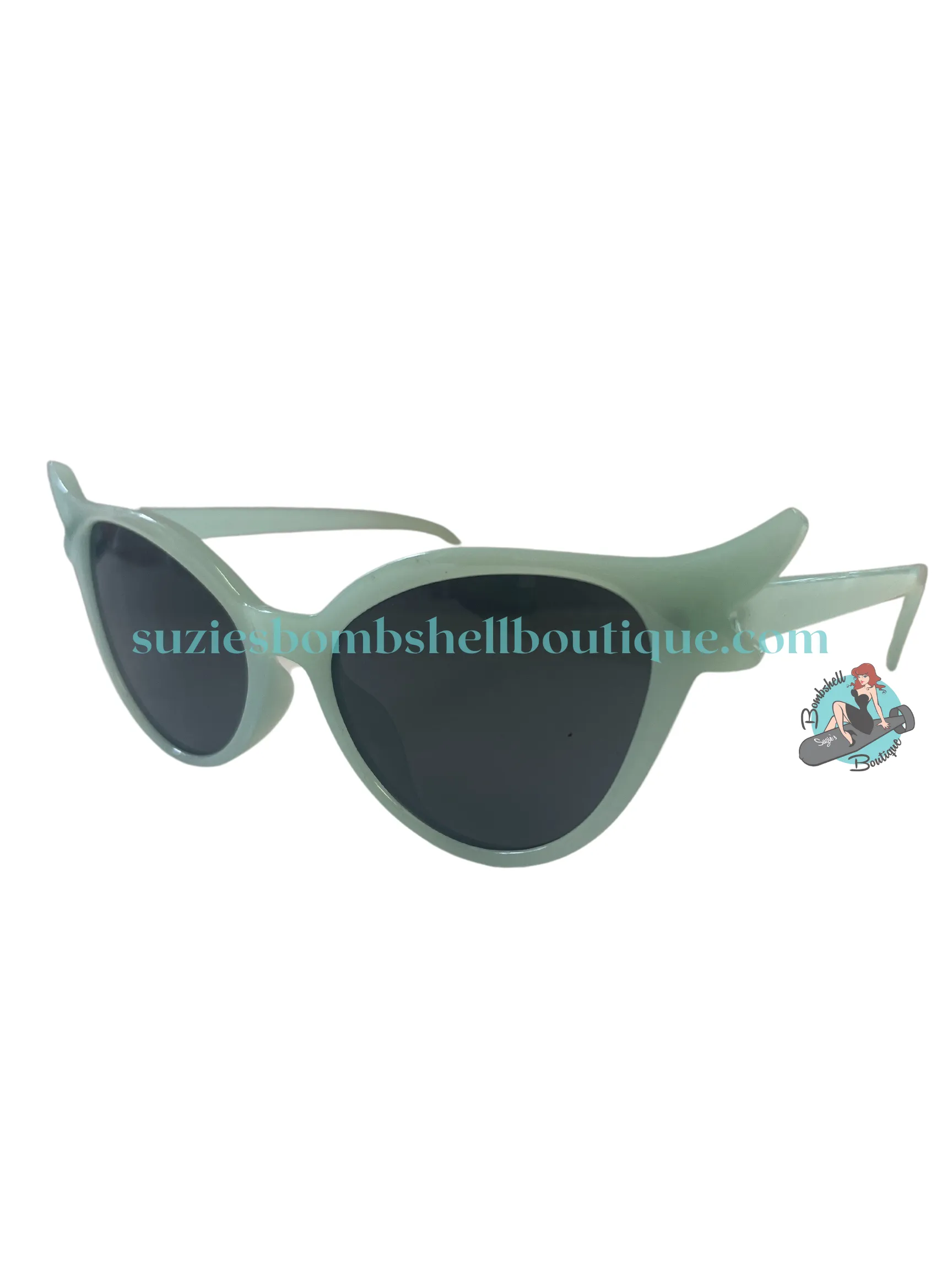 Bombshell Shades - Winged Sunglasses
