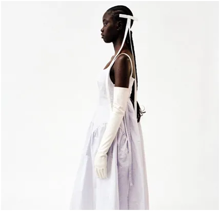 Contessa in White