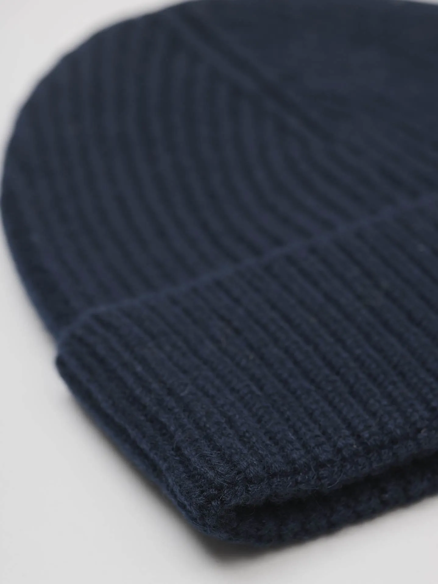 Ribbed Cashmere Beanie, Dark Navy